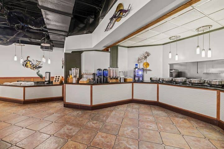 Breakfast area